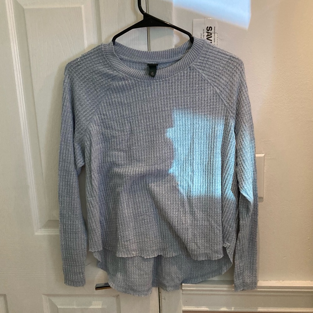 Women’s light blue waffle shirt size